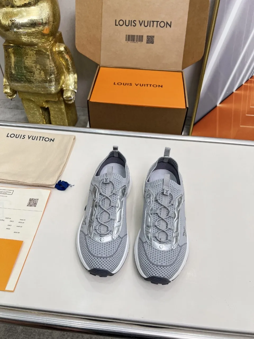 Men's Men's Shoes💰540 Men's and Women's LV Olym Men's Shoes💰ia sneakers are knitted technical fabric body with Monogram canvas trim, elastic laces and pull tabs for easy on and off, and light outsoles embellished with Monogram flowers for a comfortable and elastic wearing experience. Knitted technical fabric shoelaces, Louis Vuitton elements 35-45 (34*45*46* custom-made, non-refundable and non-exchangeable)